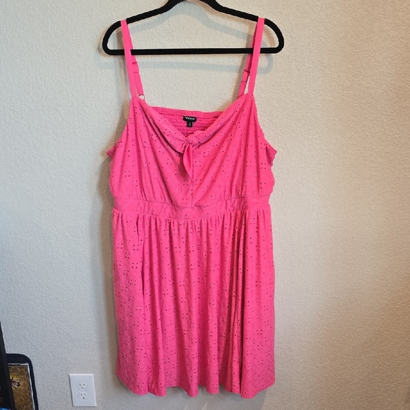 Torrid Hot Pink Eyelet Bow Top - Picture 1 of 4
